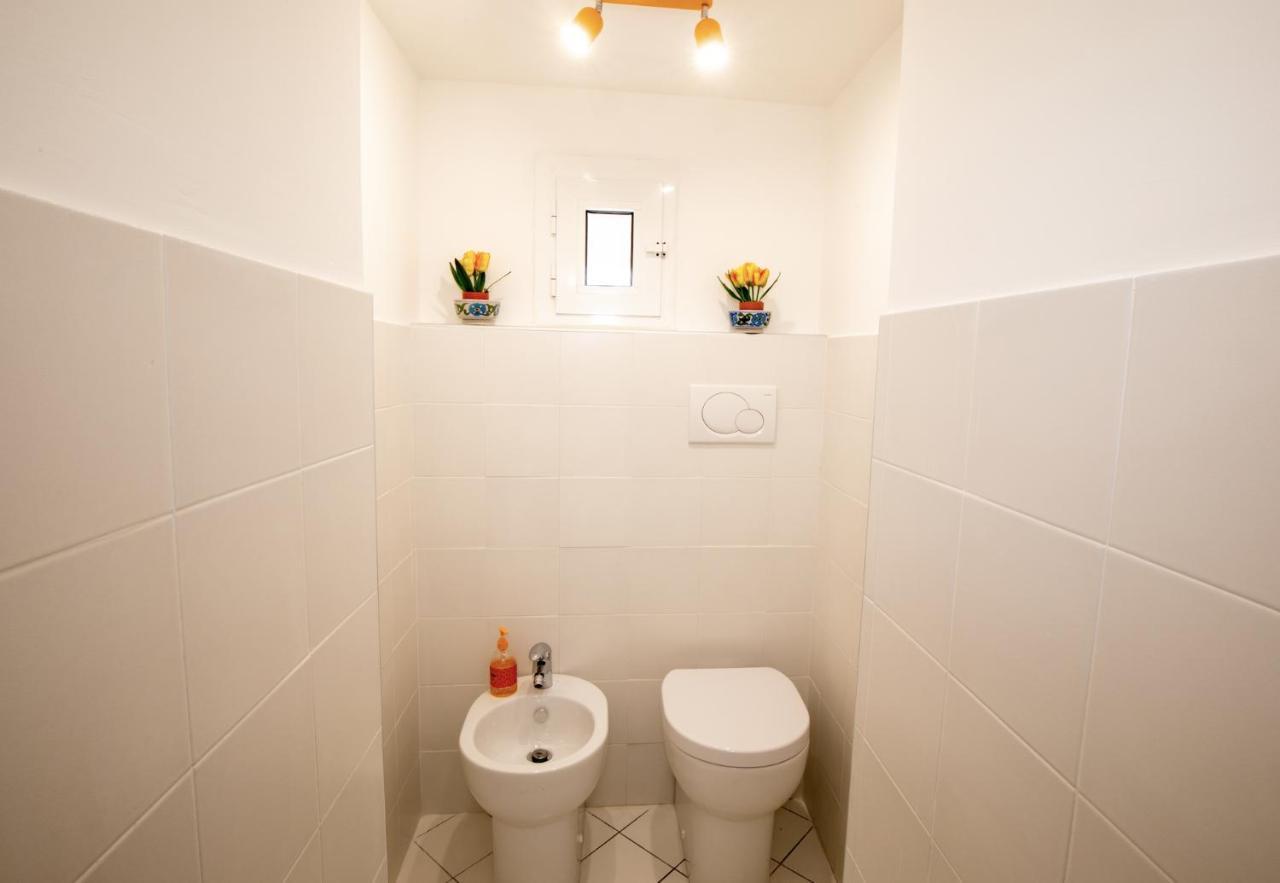 Via Manzoni Apartment Savona Bagian luar foto